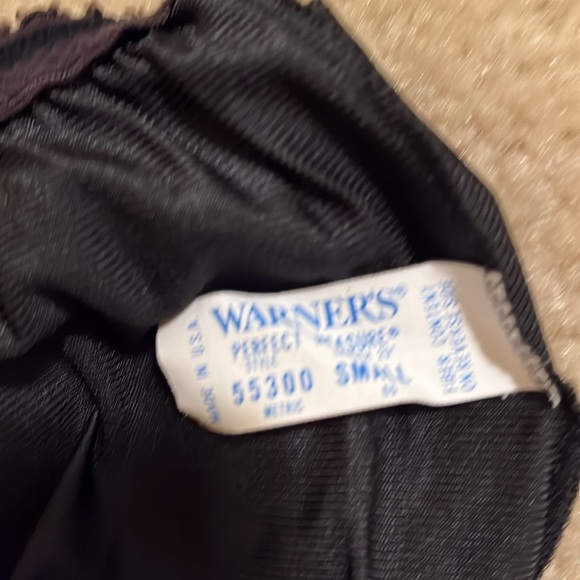 Vintage black Warners perfect measure half slip size small - Picture 4 of 4